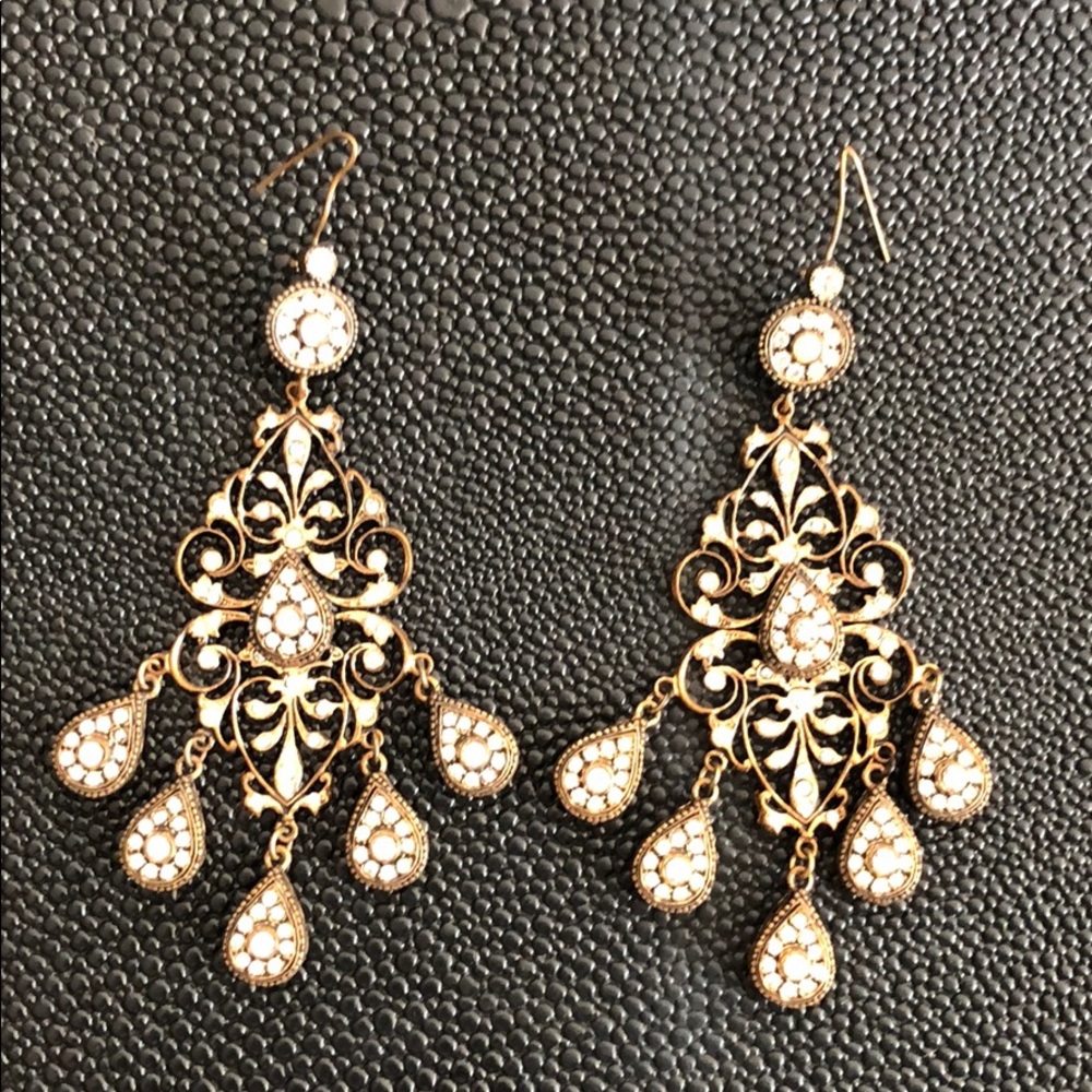 Exquisite Gold/Crystal Chandelier Earrings